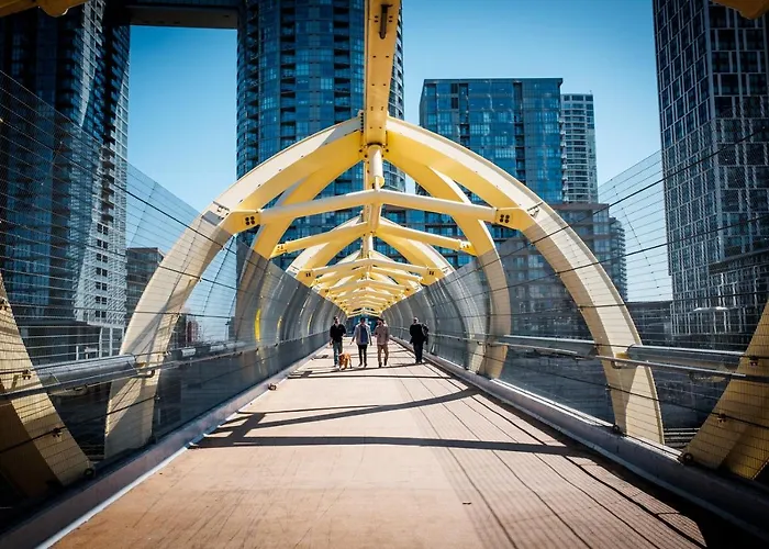 Lovely 2 Bed Condo In Downtown Toronto